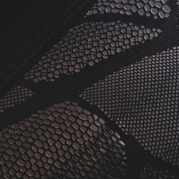 LULULEMON Goal Crusher Tight 🍋 - Picture 4 of 10